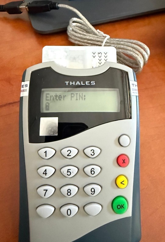 Cititor carduri Thales IDBridge CT700